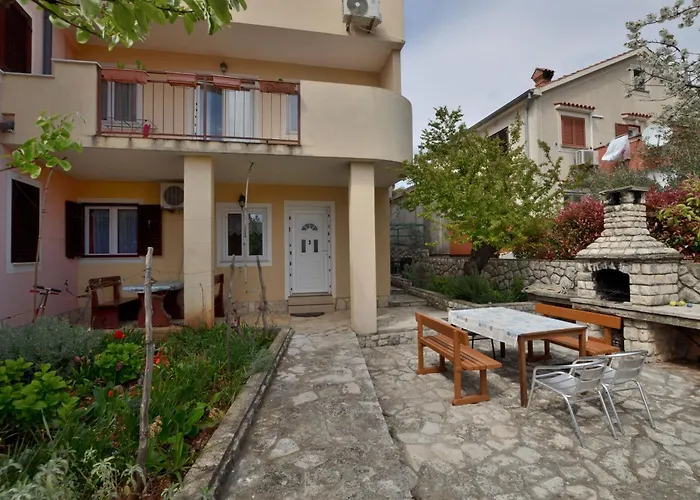 Rafael Apartman Cres