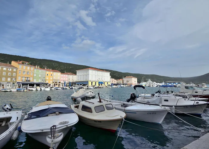 Rafael Apartman Cres