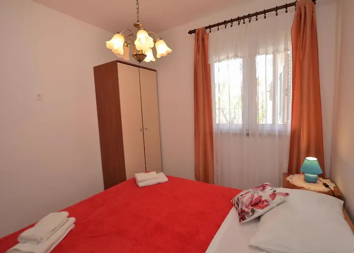 Rafael Apartman Cres