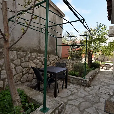Rafael Apartment