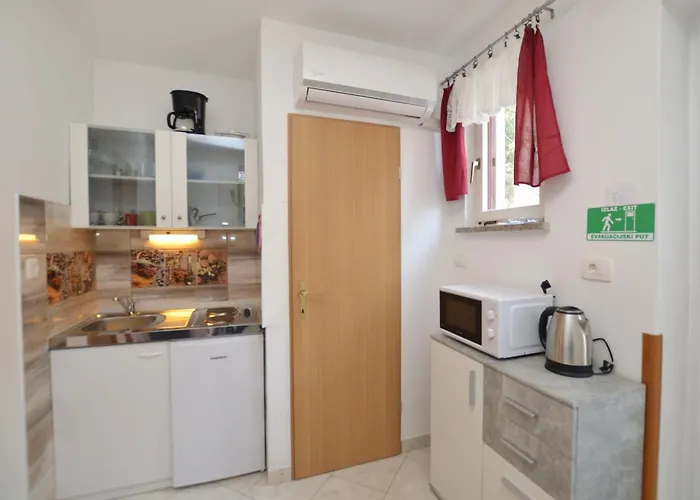 Rafael Apartman *