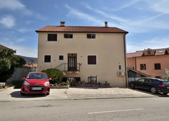 Rafael Apartman Cres